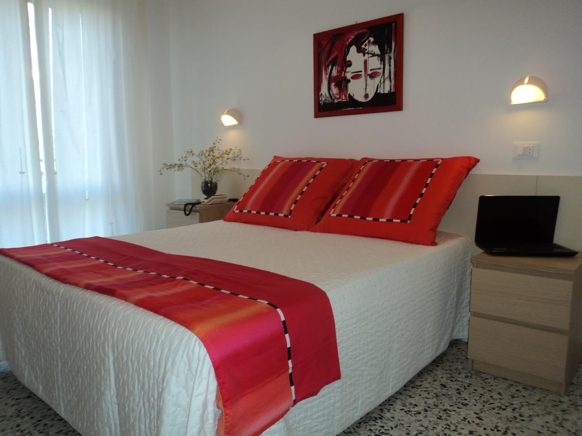 Hotel Irene Риччоне Экстерьер фото